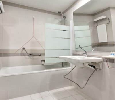 TRYP by Wyndham Montijo Parque - Accessible Bathroom - Bathtub - 1526339